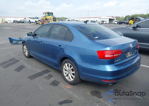 2015 Volkswagen Jetta 1.8T Se z USA, uszkodzony, nr VIN 3VWD17AJ3FM256912